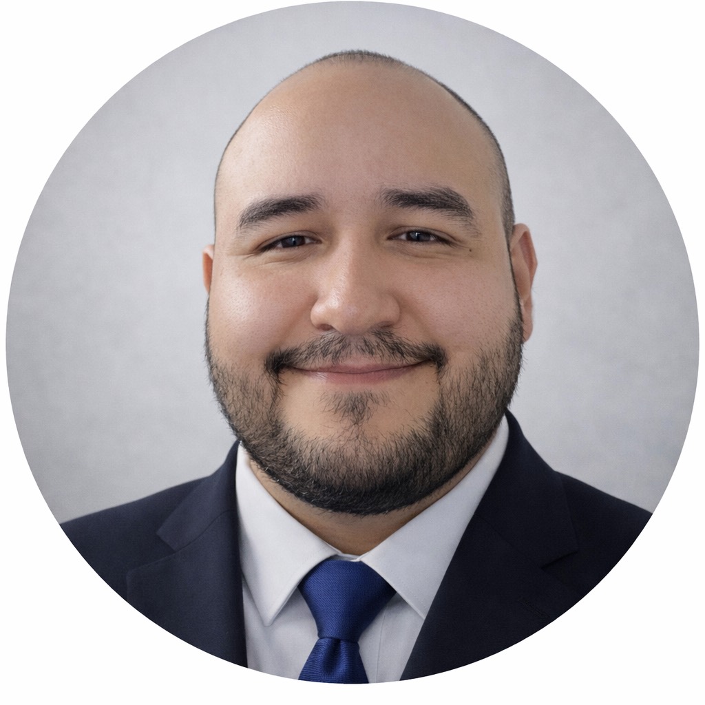 Arath Hinojosa, Cofundador · Estrategia, automatización y desarrollo